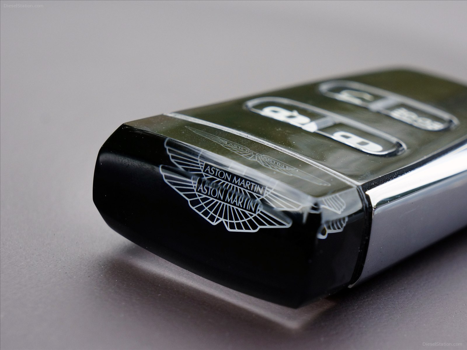 Aston Martin DB9 2013